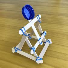 Tuto Fabriquer Une Catapulte Activite Manuelle Centre De Loisirs Bricolage Avec De La Recup Catapulte