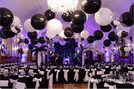 Black And White Balloons Design Qualatex Find A Pro Prom Decor Prom Balloons Balloons