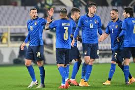 Azzurro) هو ممثل إيطاليا الرسمي في رياضة كرة القدم، يشرف على شؤونه الاتحاد الإيطالي لكرة القدم. Ù…Ø§Ù†Ø´ÙŠÙ†ÙŠ ÙŠØ¹Ù„Ù† Ù‚Ø§Ø¦Ù…Ø© Ø£ÙˆÙ„ÙŠØ© Ù„Ù„Ù…Ù†ØªØ®Ø¨ Ø§Ù„Ø¥ÙŠØ·Ø§Ù„ÙŠ Ø§Ø³ØªØ¹Ø¯Ø§Ø¯Ø§ Ù„ÙŠÙˆØ±Ùˆ 2020