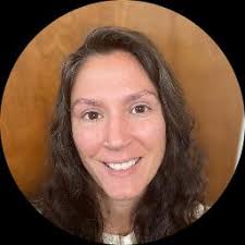 Elisa Hickman's Instagram, Twitter & Facebook