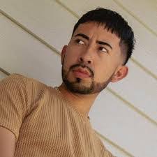 Daniel Breau's Instagram, Twitter & Facebook