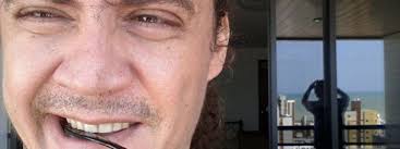 Lendo o quê, Roberto Menezes da Silva?