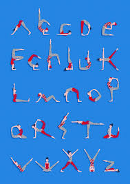 Und wenn das alphabet spaß macht, dann geht. Yogalphabet Typostrate Com Featuring Rebeka Arce In 2021 Physical Education Lessons Alphabet Yoga For Kids