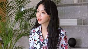 외모가 심상치가 않다.어, 어젯밤엔 분명 그 이름 말고 다른 이름으로 들었던. H9ngxp1tnoifvm