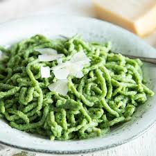 Barlauchspatzle Die Leibspeise Der Schwaben Sieht Grun Barlauchspatzle Der Die Gru Healthy Chicken Recipes Chicken Salad Recipes Christmas Food Dinner