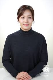 재택 근무를 하는데 모니터를 두개를 두고 타자를 치는데 멋있더라라고 말하며 애정을 드러내기도. ê³µì‹ë°œí'œ ì¶•êµ¬í˜'íšŒ íŒŒê²©ì¸ì‚¬ ìµœì´ˆ ì—¬ì„± ë¶€íšŒìž¥ íƒ„ìƒ ì‹ ì•„ì˜ ì•„ë‚˜ë„ ì´ì‚¬ì§„ í•©ë¥˜ ë¨¸ë‹ˆíˆ¬ë°ì´