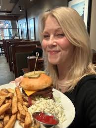 Lorraine Galley's Instagram, Twitter & Facebook