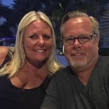 Starting Friday in our Plantation Office with a visit from Jeff, a Kidney-  Pancreas Transplant recipient, and patient of Dr. Gabriel Valle.💚 Eight  years ago Jeff was transplanted at the University of