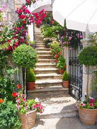 Imagen De Flowers And Beautiful Beautiful Gardens Garden Steps Gorgeous Gardens