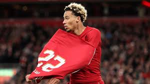 Hugo Ekitike told 'Alexander Isak is in his head' after picking up 'dumbest red card' in Liverpool's Carabao Cup triumph over Southampton