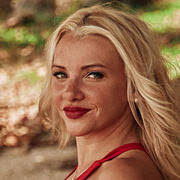 Tv personality management & booking: Evelyn Burdecki Von Cyber Kriminellen Bedroht