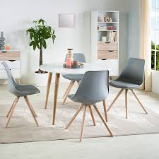 Simple et fonctionnel, le style scandinave plaît beaucoup pour son côté apaisant dans les intérieurs. Composez Votre Salle A Manger Scandinave Blog But