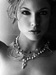 Black And White Jewelry Photography Epingle Sur Best Of Black And White Photography