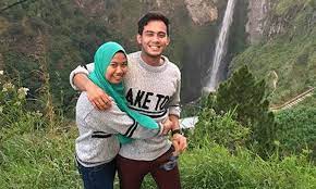 Hafidz roshdi umum bakal gelar bapa 26 december 2016 dunia artis comments off on hafidz roshdi umum bakal gelar bapa 499 views pertama sekali, kami mengucapkan tahniah buat pelakon drama rantaian popular tundukkan playboy itu, hafidz roshdi kerana bakal bergelar bapa apabila mengesahkan bahawa isterinya, nurul shuhada mat shukri kini hamil. Hafidz Roshdi Beri Amaran Pemilik Instagram Palsu Isteri