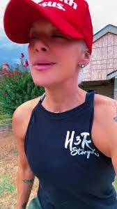 Anna Kash's Instagram, Twitter & Facebook