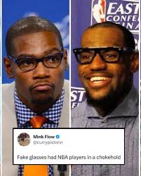 Fake glasses era was unreal 😂 (h/t: currypistonn/X)
