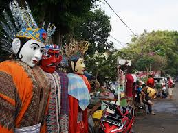 Menggambar dan mewarnai ondel ondel betawi laki laki youtube via youtube.com. Disbud Dki Balik Badan Soal Ondel Ondel Untuk Ngamen