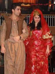Kurdish Bride And Groom She Has Chosen The Traditional Red Dress Traditional Outfits Traditional Dresses Fashion