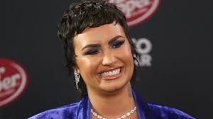 The photo showed the star in black lingerie as they gave the camera a sultry pout. Pjtw3plhjcstam