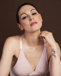 Angela Sumner's Instagram, Twitter & Facebook