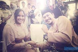 Sememangnya tiada sesiapa mahukan perkahwinan berakhir dengan penceraian, namun siapalah kita untuk menolak takdir. Gambar Perkahwinan Fezrul Khan Bazookapenaka