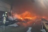 آتش‌سوزی در کارخانه لوازم آرایشی ۲۳ مصدوم داشت - ایسنا