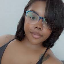 Gina Greer's Instagram, Twitter & Facebook