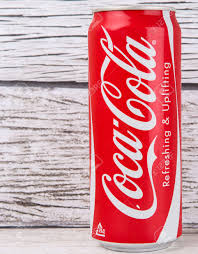 La lata de coca cola es perfecta para acompañarte en todas tus aventuras, ya que su packaging es cómodo y práctico. Tokio Japon 10 De Septiembre 2015 Tall Coca Cola Lata Bebidas Coca Cola Son Producidos Y Fabricados Por The Coca Cola Company Una Corporacion Multinacional De Bebidas De America Fotos Retratos Imagenes