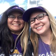 Lori Hallock's Instagram, Twitter & Facebook