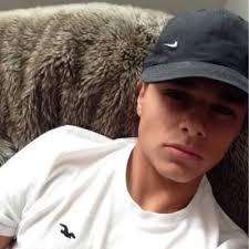 Tom Vila (@tom_vila13)