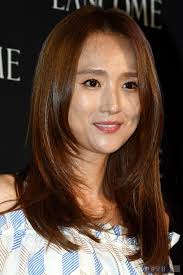 베이비복스 해산 이후 이희진 혼자 개인 활동이 없을 시절에, 몸매가 적나라하게 드러나는 길거리 사진이 한번 찍힌 적이 있는데 뼈밖에 안 보일 정도로 말라 보이게 나온 사진 덕에 비슷한 시기 이희진의 싸이월드에 올라온 우울한 글귀들이 짬뽕 되어 우울증이라는 루머가 돌았었는데 전혀 사실이 아니었고, 이 루머로 인해 생겨난 주변 사람들의 걱정어린 시선. í¬í†  ì´í¬ì§„ ë² ì´ë¹„ë³µìŠ¤ ì‹œì ˆ ë¯¸ëª¨ ê·¸ëŒ€ë¡œ í•œê²½ë‹·ì»´