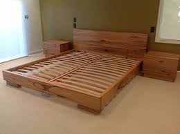recycled hardwood timber bed bedsides ideias de cama cama casal madeira decoracao quarto casal