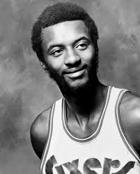 Joe “Jellybean” Bryant, the father of Kobe, has passed away. Sending  condolences to the Bryant family.