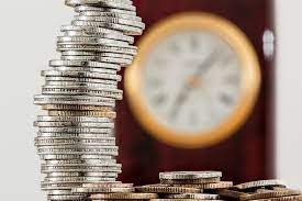 Pentru un credit de nevoi personale fără gaj (promoţie) în sumă de 50 000 lei, pe termen de 60 luni, dae (dobânda anuală efectivă) constituie 12.7 %, rata lunară 1 111 lei, valoarea totală spre plată 66 688.48 lei. Credite Pentru Pensionari Credit247 Ro