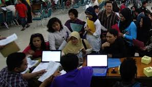 Pendaftaran ppdb secara online yang selanjutkan kita tulis ppdb online dibuka di daerah yang langsung saja simak informasi selengkapnya mengenai pendaftaran siswa baru sma, ma, smk. Hari Pertama Sistem Ppdb Online Sma Di Banten Langsung Ngadat Metro Tempo Co