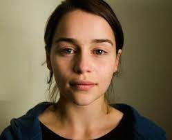 British actress emilia clarke was born in london and grew up in oxfordshire, england. Emilia Clarke No Makeup Still Beautiful Emilia Clarke Free Makeup Without Makeup