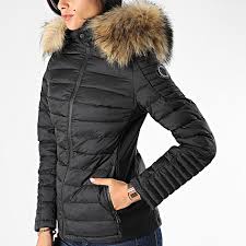 Vêtements de dessus polyvalents conçus pour les femmes qui veulent rester au chaud en hiver et en même temps garder. Shopping Doudoune Femme Avec Capuche A Fourrure 51 Off Online