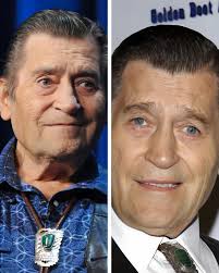 Cheyenne was the cleanest cowboy ever often taking baths as shown here is  "Death Deals the Hand".