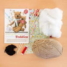 Learn how to knit with free knitting videos! Knitting Kits 18 Of The Best Knitting Kits For Beginners