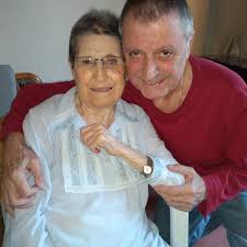 Gino renni / джино ренни. Gino Renni A Twitteren Felices Pascuas Junto A Mi Adorada Mamma Que Con Mucha Fuerza Y Voluntad Se Esta Recuperando Auguri