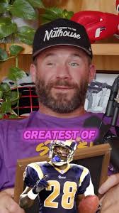 I think he's the greatest of All-Time.” ☝️ @edelman11 and @gronk highlight  one of the coldest to ever play the running back position: @marshallfaulk