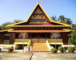 6 Rumah Adat Riau Dengan Keunikan Desain Dan Karakternya