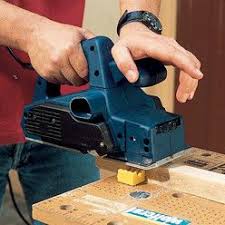 Conseils D Utilisation D Un Rabot Electrique Rabot Electrique Outils Menuisier Machine Menuiserie