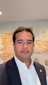 No solo es lo que manda la ley… es lo justo para el bolsillo de más de  720,000 trabajadores., Acompáñenme en este esfuerzo. 🇩🇴