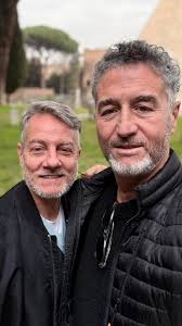 Second visit of the day at the Cimitero Acattolico… a monumental cemetery  where many famous poets, politicians ane Artists are buried. Highlight is  the statue of the “Angelo del Dolore”… just breath