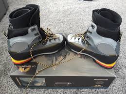To get a hands on look, check out the following original video review: Fs La Sportiva Baruntse Never Used And Bonus Crampons