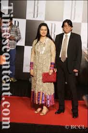 Kolhapure married producer pradeep sharma, alias tutu sharma, after he cast her in aisa pyar kahan. Padmini Kolhapure Entertainment Photo Bollywood Actress Padmini Kol