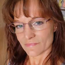 Ouuuuu this is good! Hope you're able to finish the story. 😬🥴