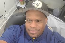 Straight Razor Shave Near You in Tracy