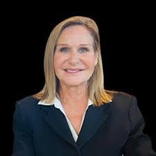 Tiffany Kiernan's Instagram, Twitter & Facebook